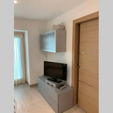 Con Vista Lago A Apartmán